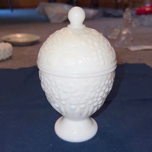 Avon Vintage rustic farmhouse covered footed candy dish